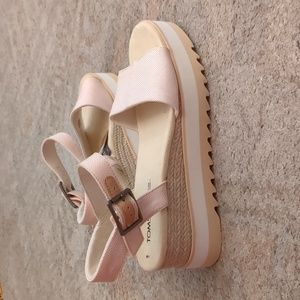 Tom's Diana Platform Sandal in Dusty Peach NWT (Size 9)